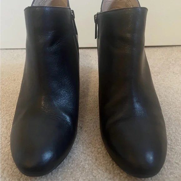 H by Halston “Anna” black leather boots